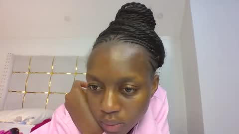 Snapshot of beverlyne5 chatting on November 25, 2025, 7:03 pm beverly online show from November 25, 2025, 7:03 pm