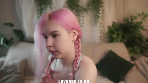 Eliz online show from November 28, 2025, 1:30 am