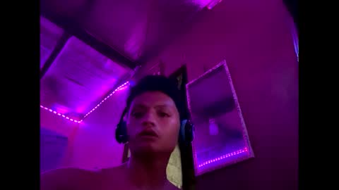 bhillrhey121103 online show from January 5, 2025, 4:48 pm