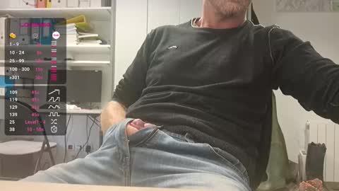 My name is David and if you like public exhibitions you wont be disappointed with me LoL - My favorite vibes is 44  online show from October 8, 2025, 7:50 am