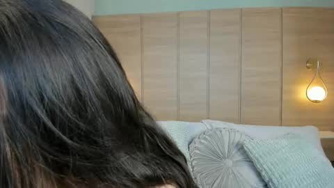 Bian  online show from September 10, 2025, 3:28 am