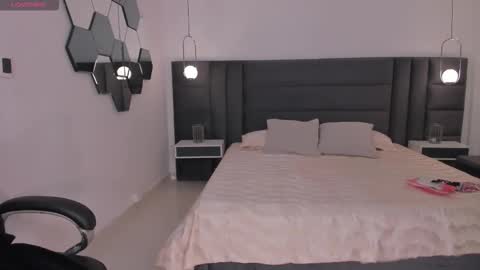 Bianca Pierce online show from November 8, 2025, 12:05 pm