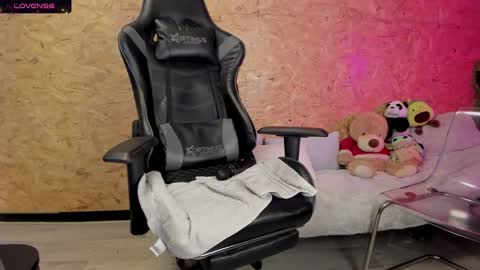 Snapshot of biancastrongg chatting on March 6, 2025, 8:30 am Biancastrong.. IGThebiancastrong online show from March 6, 2025, 8:30 am