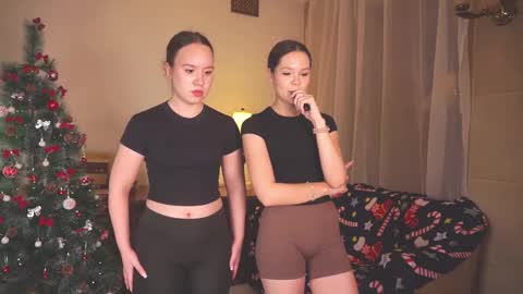 Lisa and Alice online show from December 2, 2025, 1:39 pm