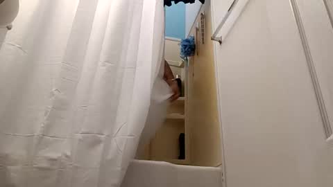 Snapshot of bibottom68942 chatting on October 17, 2025, 11:46 am bibottom68942 online show from October 17, 2025, 11:46 am