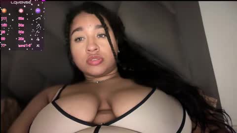 Snapshot of big_boobs_lau chatting on March 1, 2025, 5:20 am lau li online show from March 1, 2025, 5:20 am