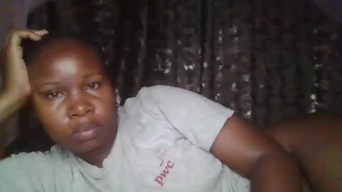 Snapshot of big_diva chatting on November 17, 2025, 1:22 am big_diva online show from November 17, 2025, 1:22 am