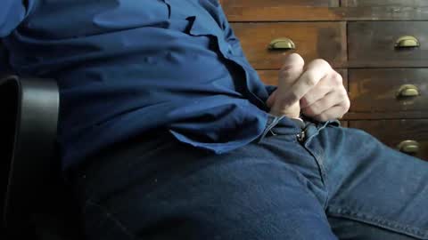 Snapshot of big_hard_zaddy chatting on November 14, 2025, 5:44 pm Stephen online show from November 14, 2025, 5:44 pm