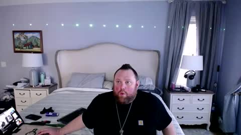 Snapshot of bigboi1o11 chatting on March 10, 2025, 1:54 pm Bigboi1o11 online show from March 10, 2025, 1:54 pm