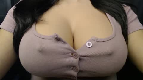 Snapshot of bigboobs_ivy chatting on October 8, 2025, 11:19 am Ivy online show from October 8, 2025, 11:19 am