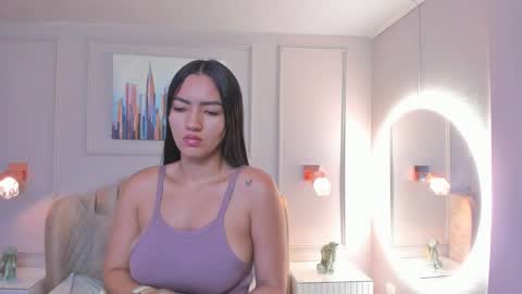 Snapshot of bigboobsnaughty1 chatting on January 24, 2025, 10:11 am online show from January 24, 2025, 10:11 am