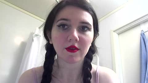 Isabella online show from February 13, 2025, 8:27 am