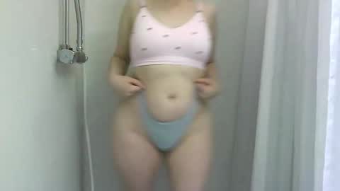 Isabella online show from October 29, 2025, 6:37 am