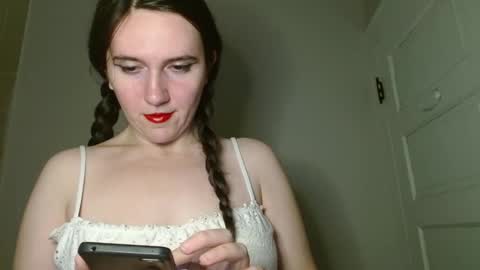 Isabella online show from November 23, 2025, 12:10 am