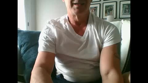 Snapshot of bigbravo337 chatting on November 9, 2025, 3:10 pm bigbravo337 online show from November 9, 2025, 3:10 pm