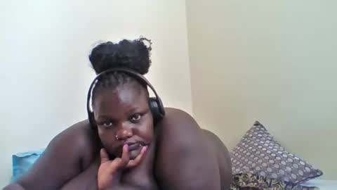 Snapshot of bigdarkass chatting on December 14, 2025, 9:58 am VIOLET online show from December 14, 2025, 9:58 am