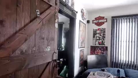 Snapshot of bigdbrillion chatting on February 4, 2025, 7:55 pm Darryl online show from February 4, 2025, 7:55 pm