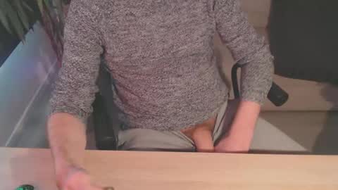 Snapshot of bigdutchenergy chatting on December 18, 2025, 12:22 pm BigDutchEnergy online show from December 18, 2025, 12:22 pm