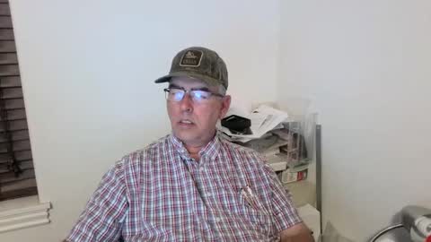 Snapshot of bigdylan17 chatting on October 7, 2025, 1:25 am Dylan 56 Taleah 53 online show from October 7, 2025, 1:25 am