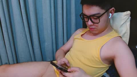 Snapshot of bigshowforyouxx chatting on December 3, 2025, 8:12 am Jay online show from December 3, 2025, 8:12 am