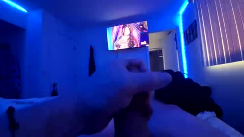 Snapshot of bigsmilekyle chatting on February 16, 2025, 8:33 pm bigsmilekyle online show from February 16, 2025, 8:33 pm