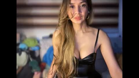 Snapshot of bigsurprise4u chatting on November 17, 2025, 12:27 am Yna online show from November 17, 2025, 12:27 am