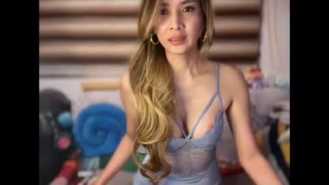 Snapshot of bigsurprise4u chatting on December 3, 2025, 2:41 am Yna online show from December 3, 2025, 2:41 am