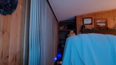 Snapshot of bigthicksatisfying2 chatting on December 16, 2024, 4:45 am bigthicksatisfying2 online show from December 16, 2024, 4:45 am