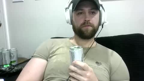 bigwhiteone37613 online show from December 15, 2025, 11:58 am