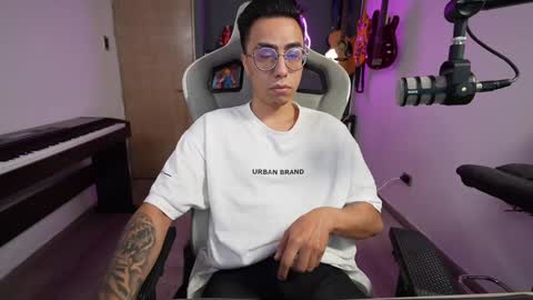 bigxboy96 online show from February 7, 2025, 4:16 am