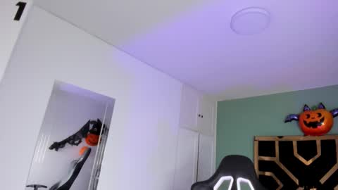 Billie online show from October 16, 2025, 7:59 pm