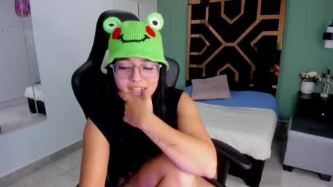 Billie online show from November 10, 2025, 9:14 pm