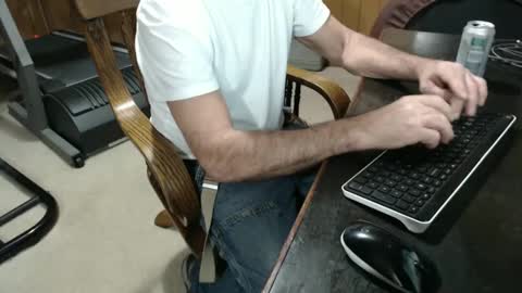 Snapshot of billy471 chatting on December 24, 2024, 10:28 pm billy471 online show from December 24, 2024, 10:28 pm