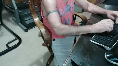 Snapshot of billy471 chatting on March 12, 2025, 8:20 pm billy471 online show from March 12, 2025, 8:20 pm