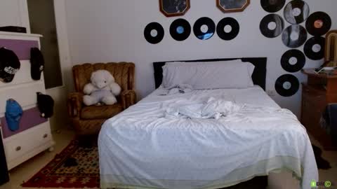 Snapshot of bilmapiedradura chatting on October 12, 2025, 10:25 am Bill online show from October 12, 2025, 10:25 am