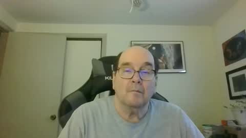 Snapshot of bink195234 chatting on January 11, 2025, 6:54 pm Bink195234 online show from January 11, 2025, 6:54 pm