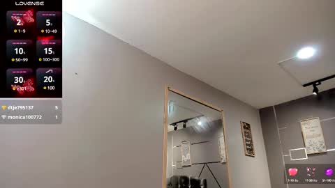 Snapshot of bitch_capelli chatting on March 8, 2025, 9:17 am .. .. online show from March 8, 2025, 9:17 am