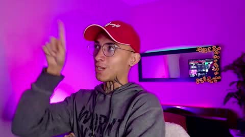 Snapshot of bitch_capelli chatting on November 11, 2025, 12:54 am .. .. online show from November 11, 2025, 12:54 am