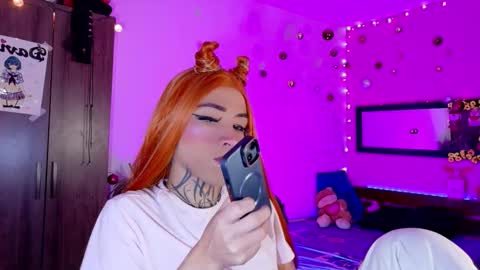 Snapshot of bitch_capelli chatting on December 14, 2025, 5:46 am .. .. online show from December 14, 2025, 5:46 am