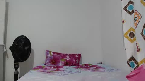 I am everything. Your highness queen  goddess mistress god daddy mommy boss master.  you will address me as such online show from November 22, 2025, 12:26 pm