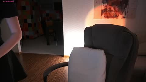 Ann Braslowsky online show from October 20, 2025, 2:23 am