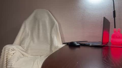 Snapshot of black_alex_ chatting on October 19, 2025, 4:40 pm Alexandra online show from October 19, 2025, 4:40 pm