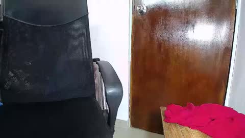 Snapshot of black_diamond_t chatting on February 10, 2025, 2:16 pm Black Diamond online show from February 10, 2025, 2:16 pm