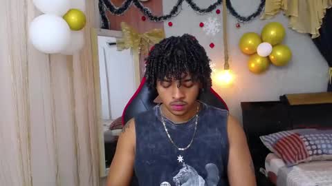 black_king_241 online show from November 21, 2025, 4:33 am