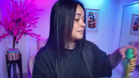 Rousse  online show from December 3, 2025, 3:58 am