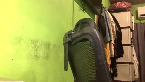 Crystal online show from November 25, 2025, 2:39 pm