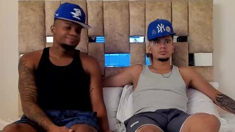 Snapshot of blackdreams1__ chatting on December 17, 2024, 10:54 pm Black Dreams online show from December 17, 2024, 10:54 pm