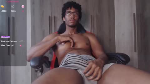 Snapshot of blackguy720 chatting on October 28, 2025, 8:33 pm Blackguy720 online show from October 28, 2025, 8:33 pm