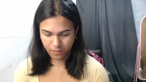 Ellez online show from November 4, 2025, 7:13 pm