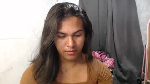 Ellez online show from November 21, 2025, 8:18 pm